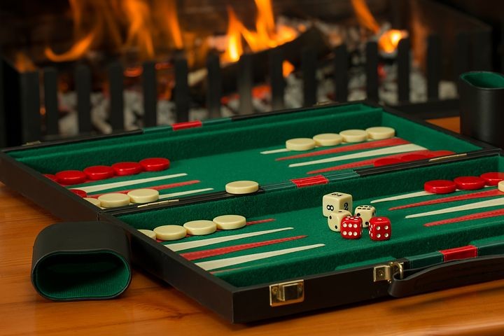 The Strategic Mindset: Mastering Backgammon Through Skill and Analysis